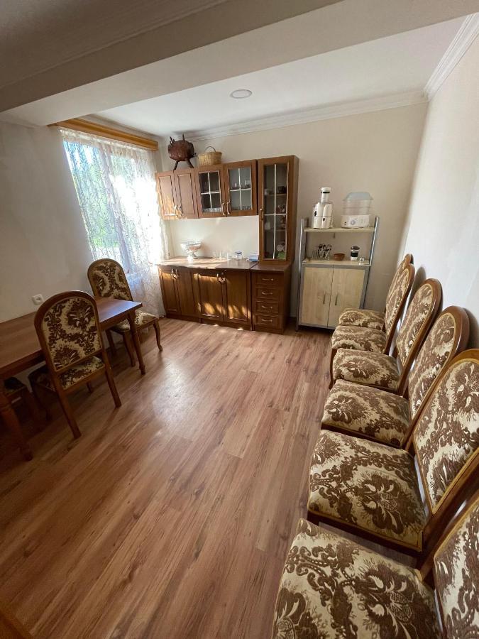 Blue Guest House Samtredia Ngoại thất bức ảnh