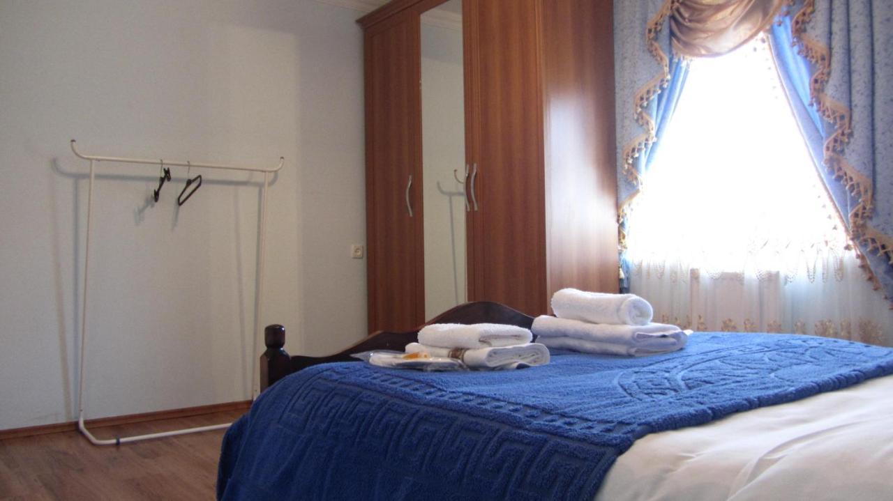 Blue Guest House Samtredia Ngoại thất bức ảnh