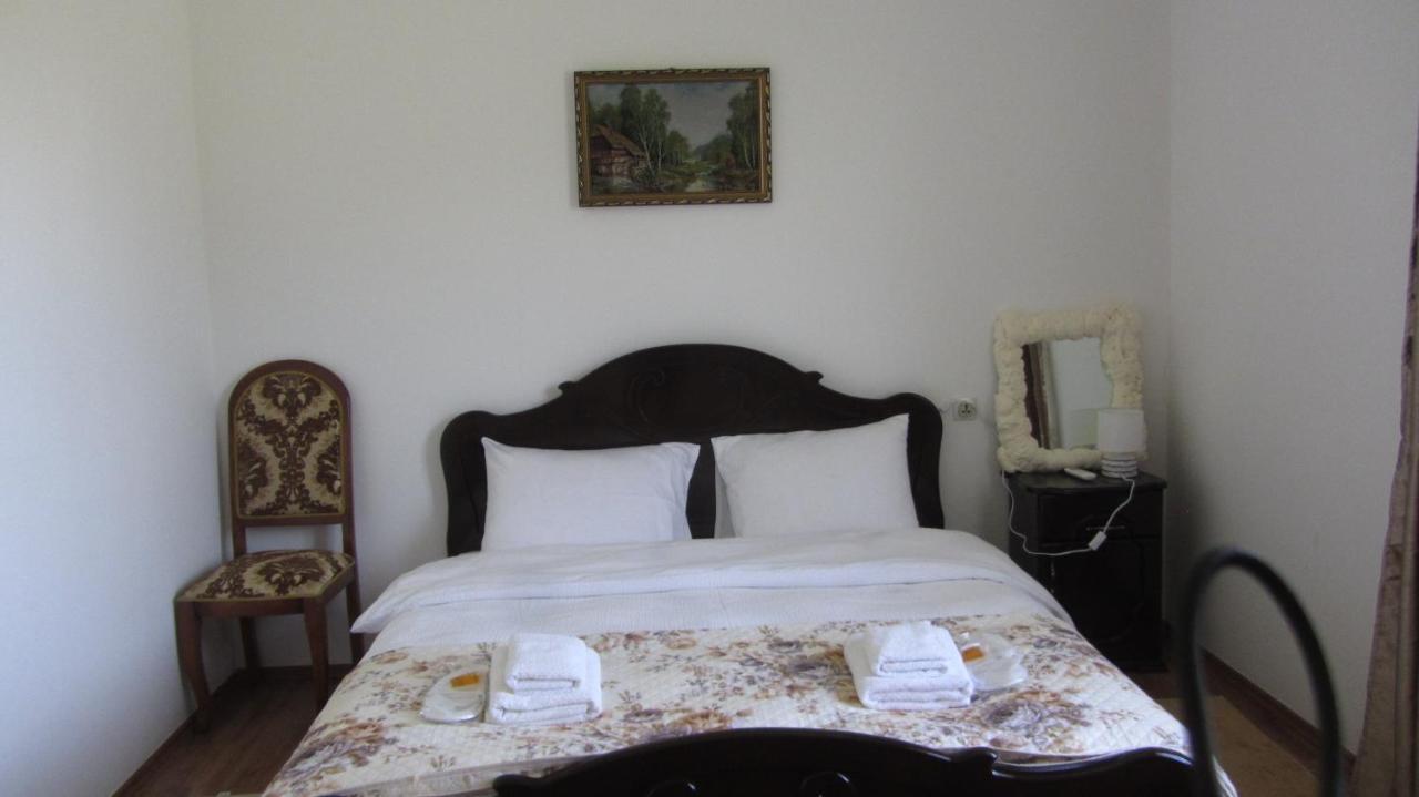 Blue Guest House Samtredia Ngoại thất bức ảnh